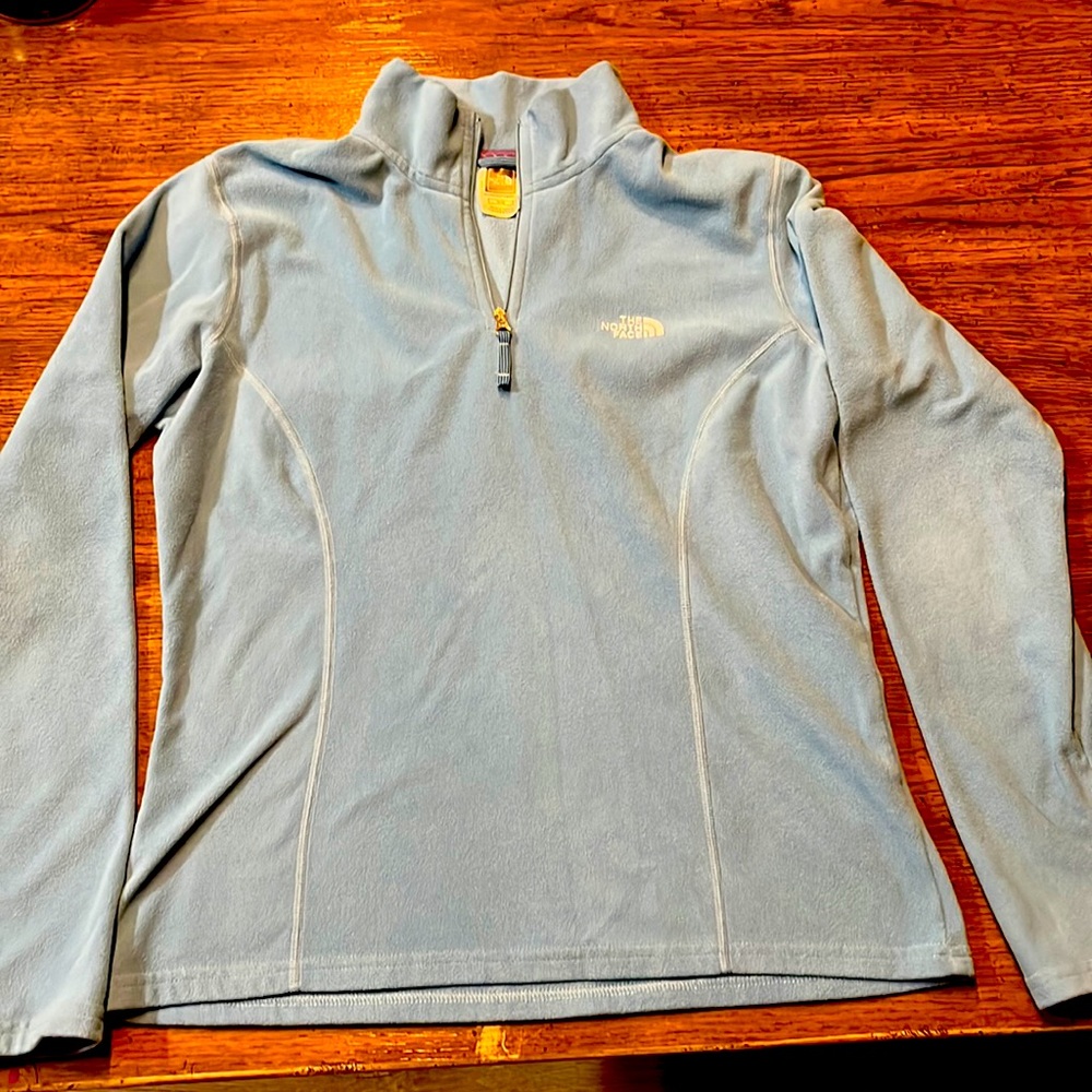Women’s M The North Face soft fleece 1/4 zip shirt